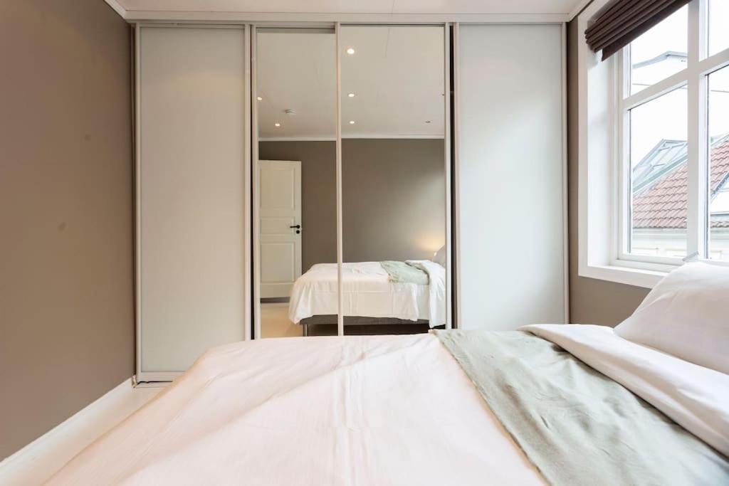 New! Modern Floor In Historic Area! Appartement